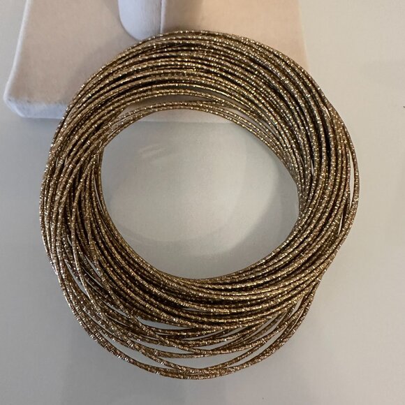 Multi-strand gold-toned wire bracelet - Picture 2 of 5
